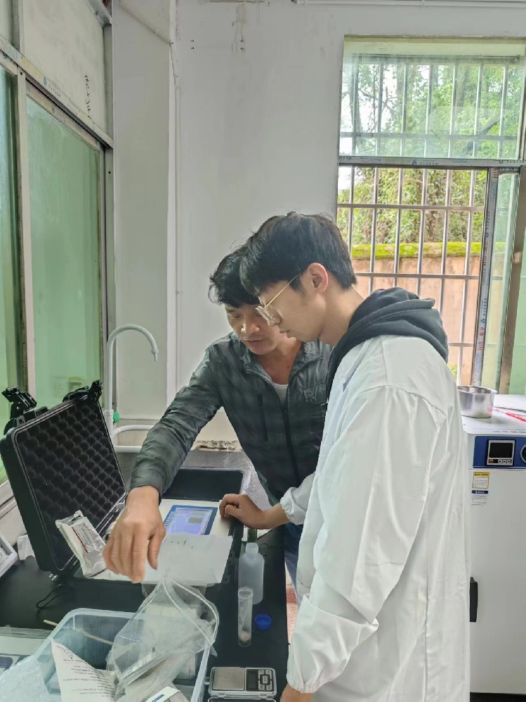 山東萊恩德食品安全檢測儀走進(jìn)江西省新余市逸夫小學(xué)，為師生食品安全保駕護(hù)航